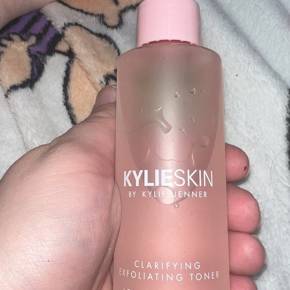 kylie skin clarifying toner - Picture 4 of 5